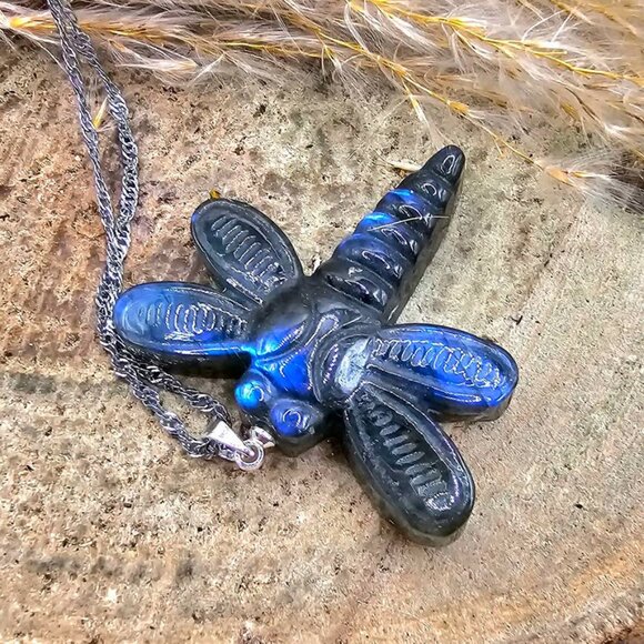 Nature Labradorite Carved Flashy Dragonfly Pendant Necklace - Picture 3 of 10